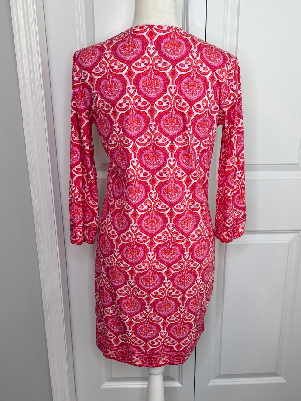 Coolibar Pink Red Tile Print Oceanside Tunic Shift Dress Small V- Neck UPF White - Picture 5 of 10